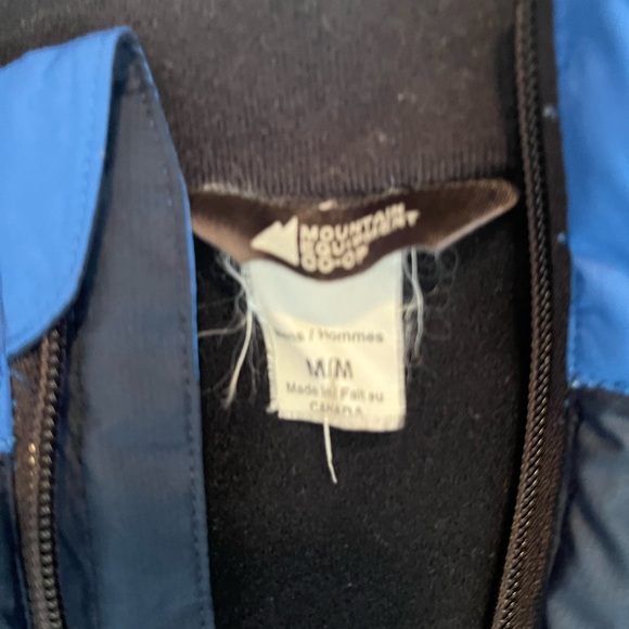 Light outdoor hiking vest - Picture 2 of 2